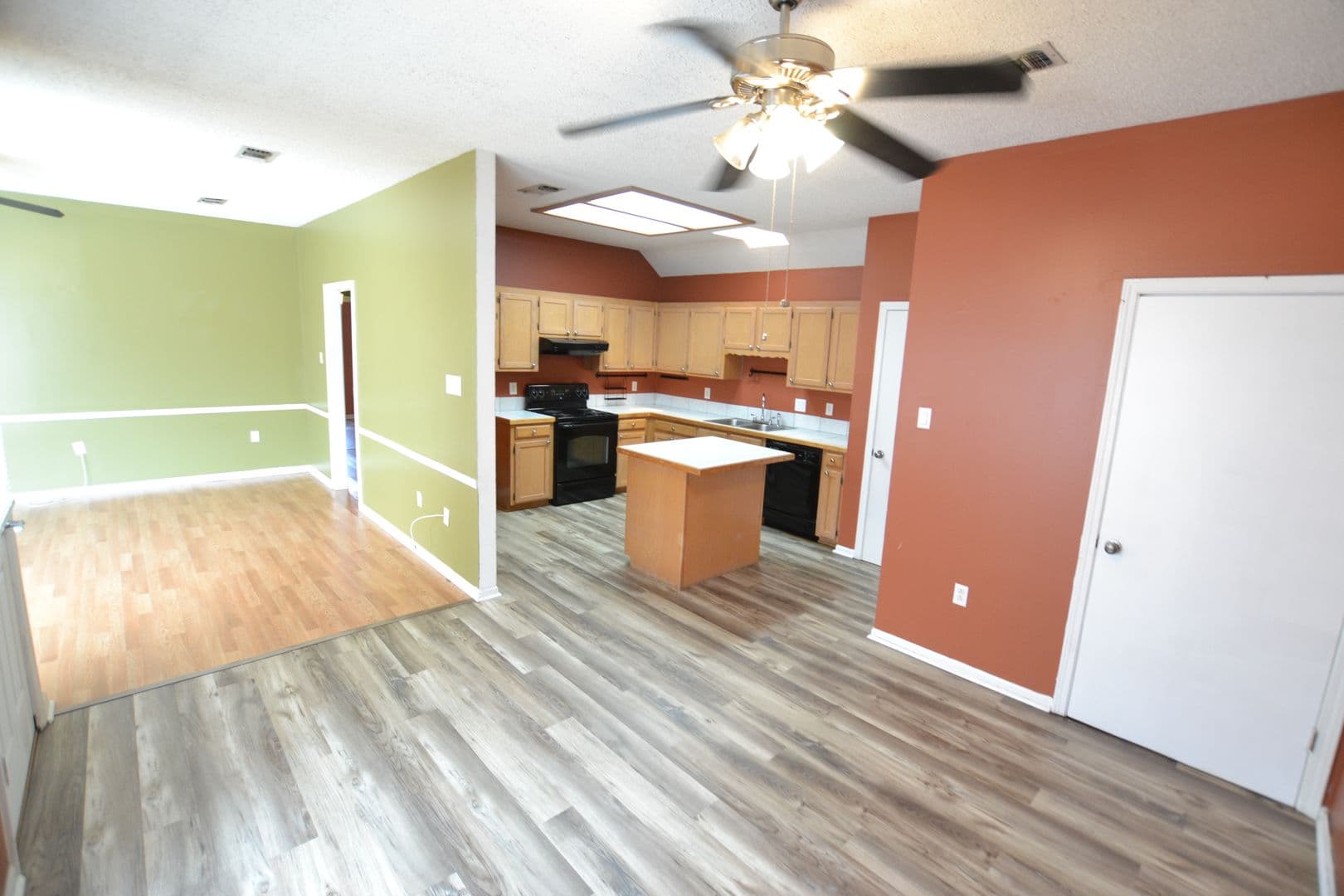 Baton Rouge House: 2136 S Flannery Rd.