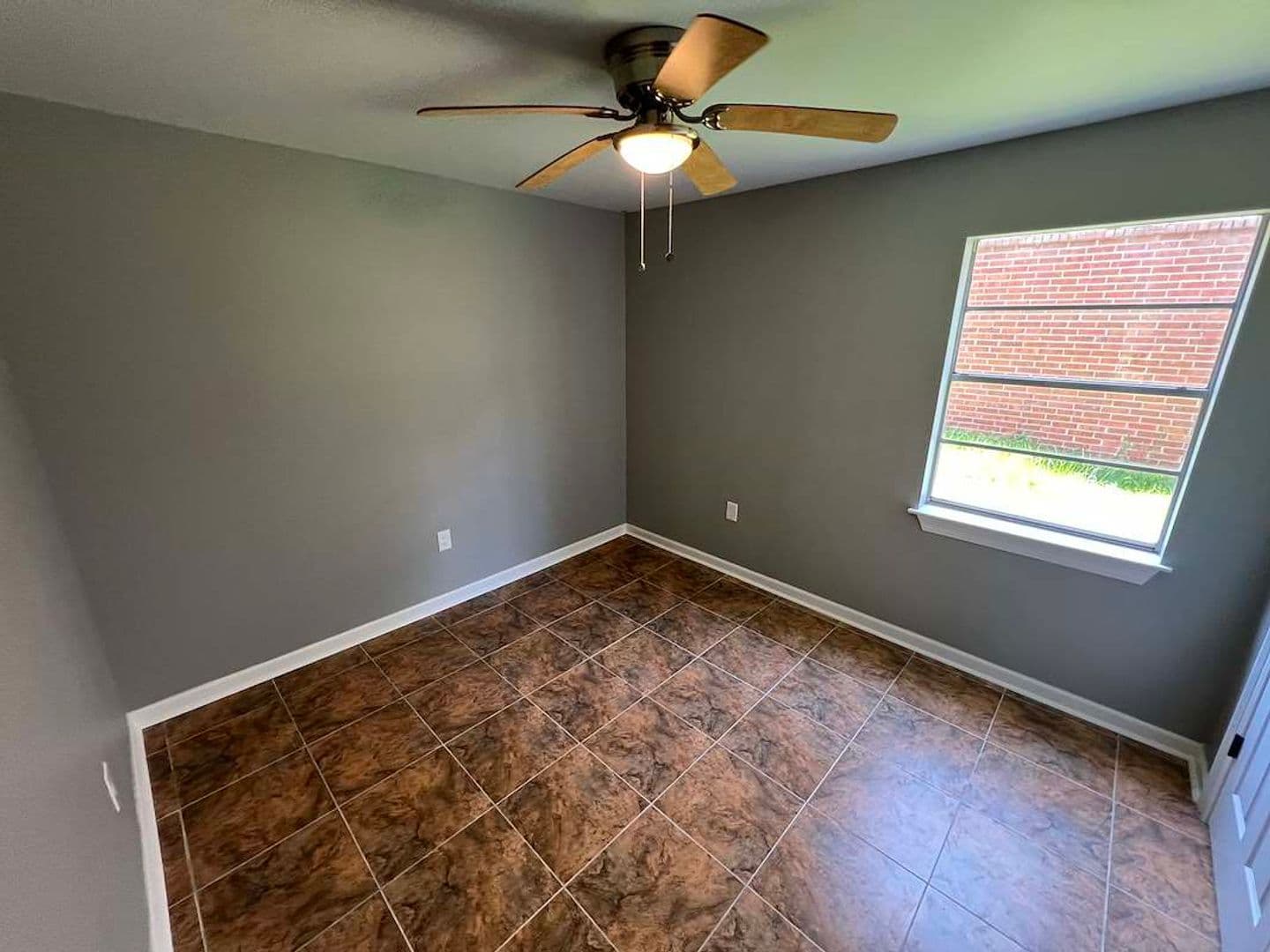 Baker Apartment: 5057 Baker Blvd