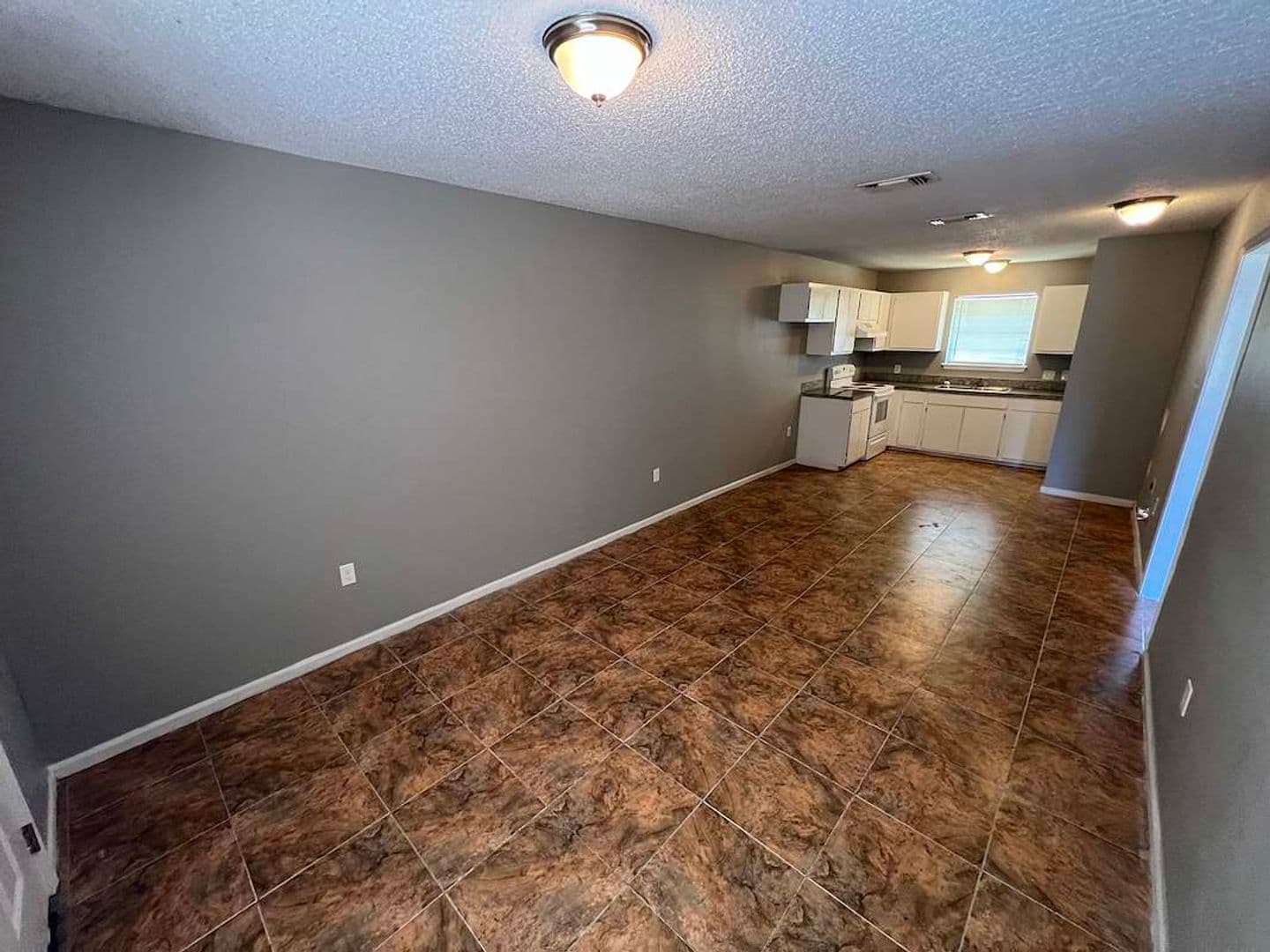 Baker Apartment: 5057 Baker Blvd