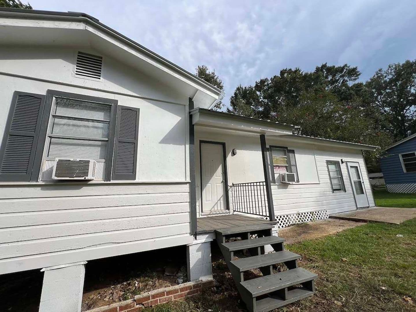 Jackson House: 6315 West Ave.