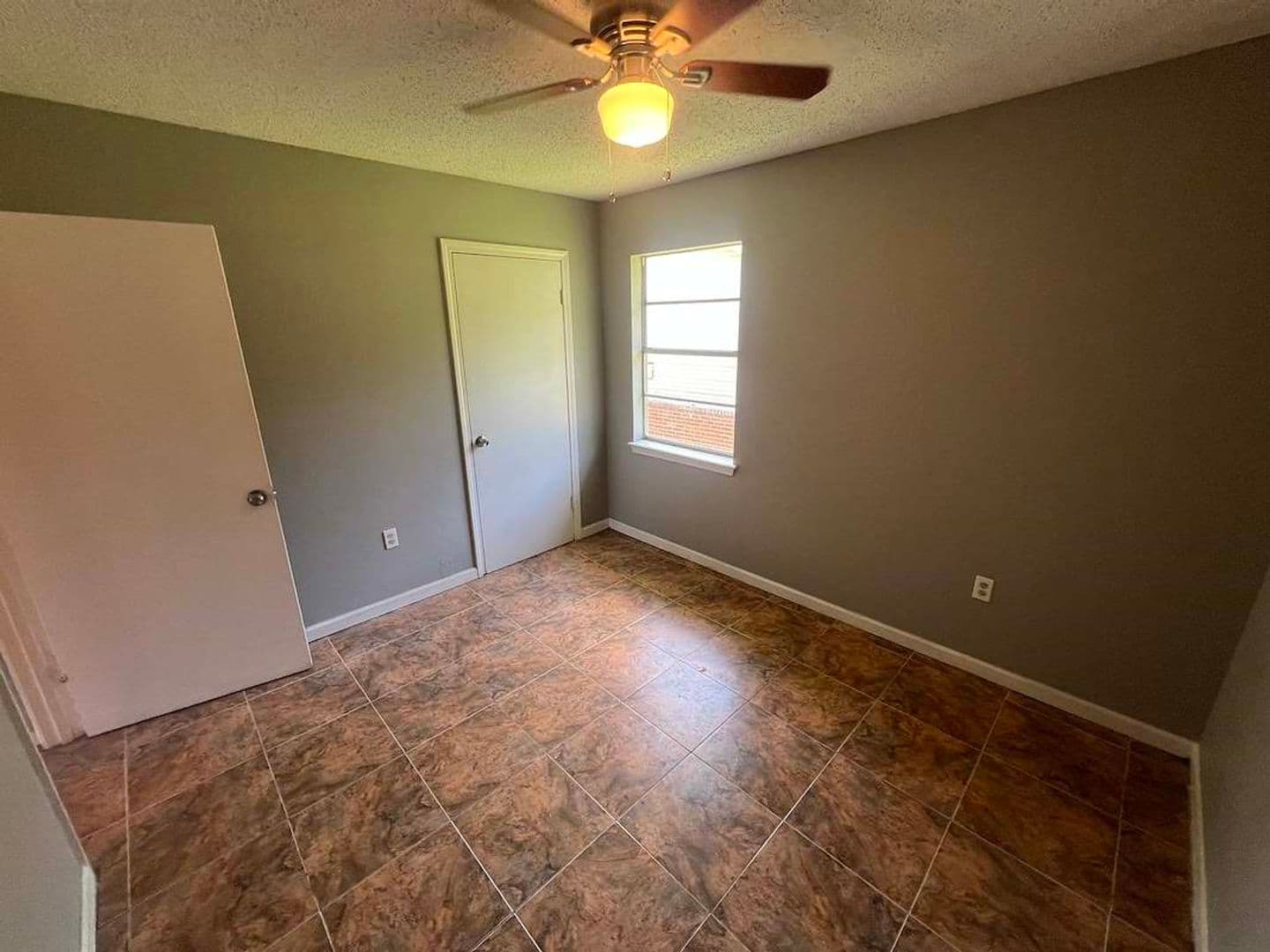 Baker Apartment: 5057 Baker Blvd