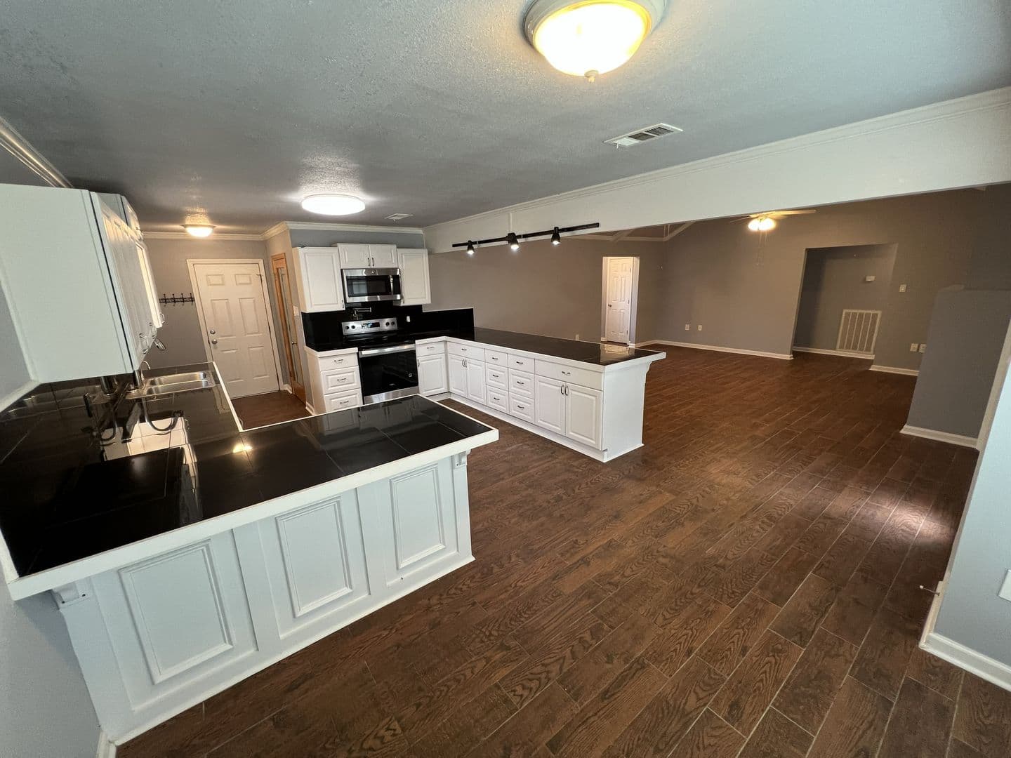Baton Rouge House: 7516 Vice President Dr.