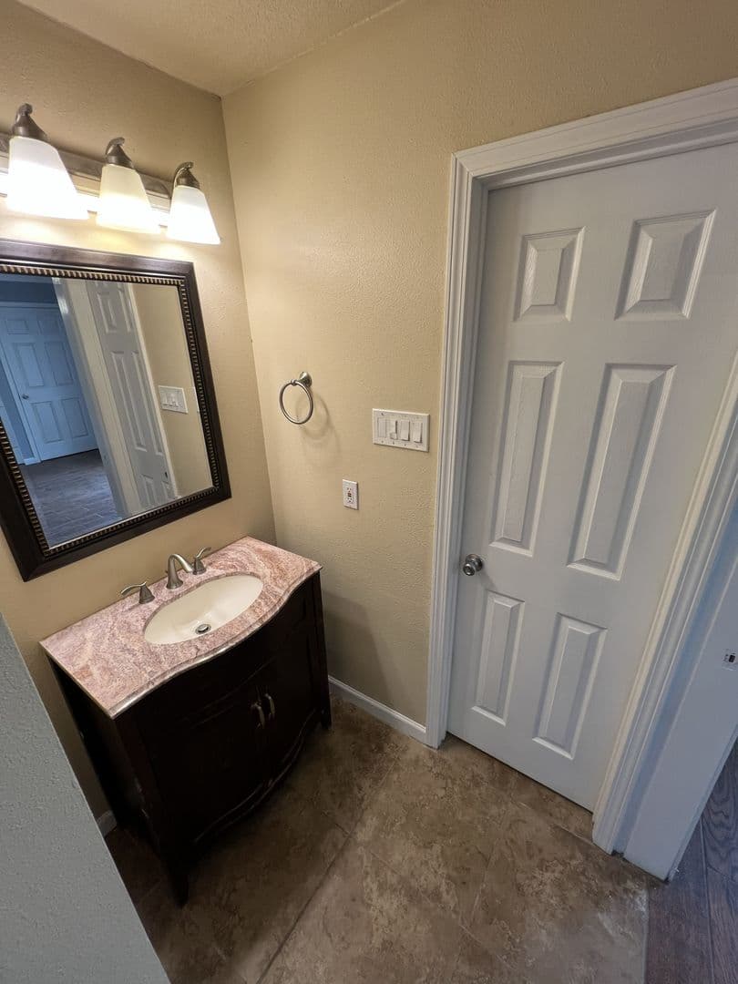 Baton Rouge House: 7516 Vice President Dr.