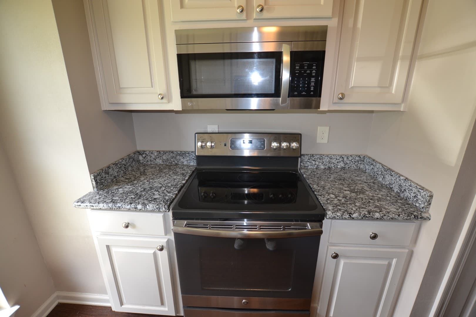 Baton Rouge House: 14835 Central Woods Ave.