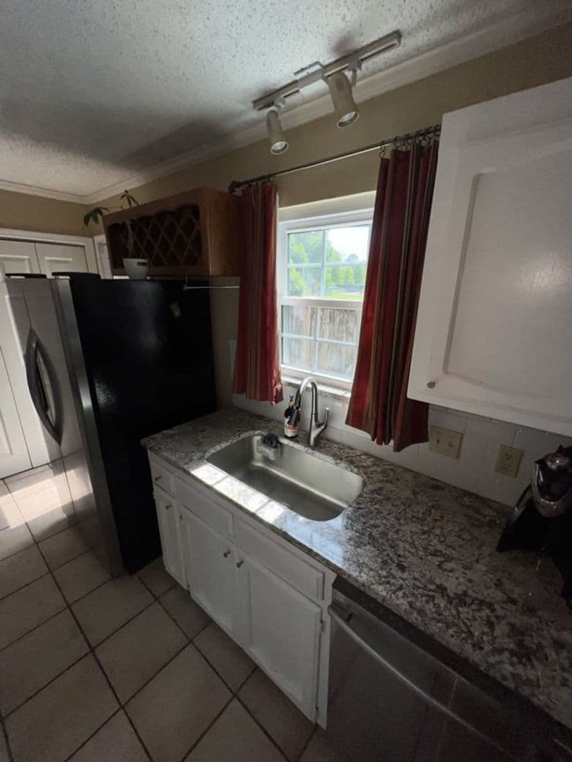 Baton Rouge Townhome: 10062 Jefferson Hwy
