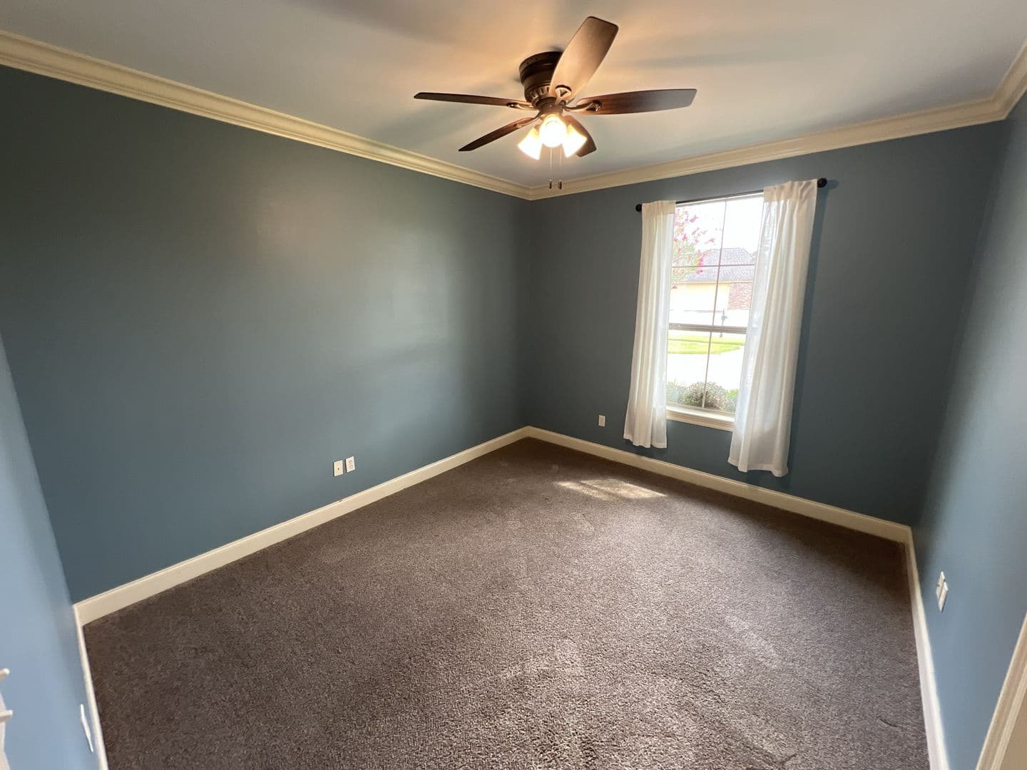 Zachary House: 7335 Oakview Dr.