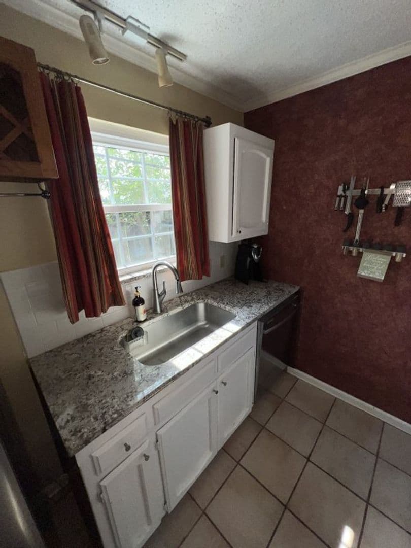 Baton Rouge Townhome: 10062 Jefferson Hwy