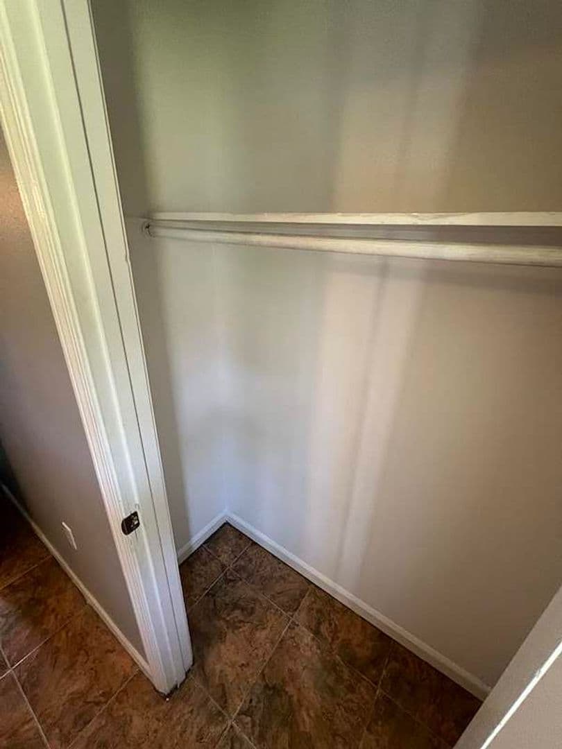 Baker Apartment: 5057 Baker Blvd
