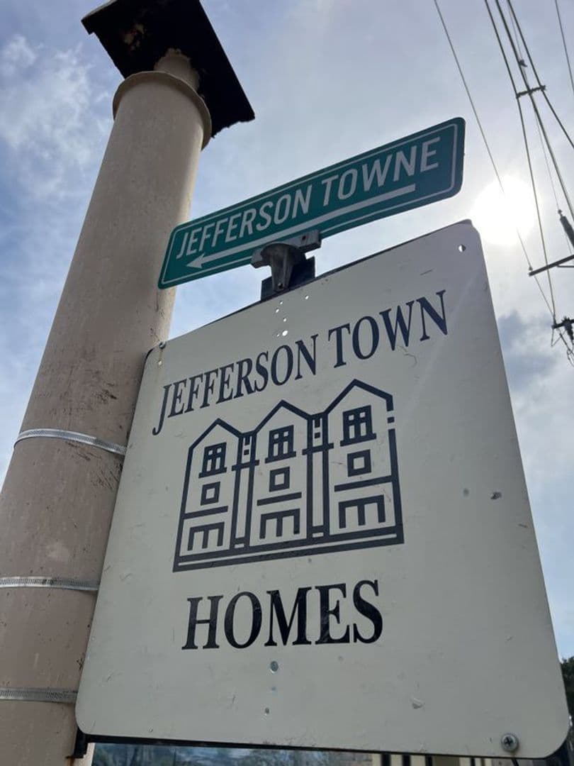 Baton Rouge Townhome: 10062 Jefferson Hwy