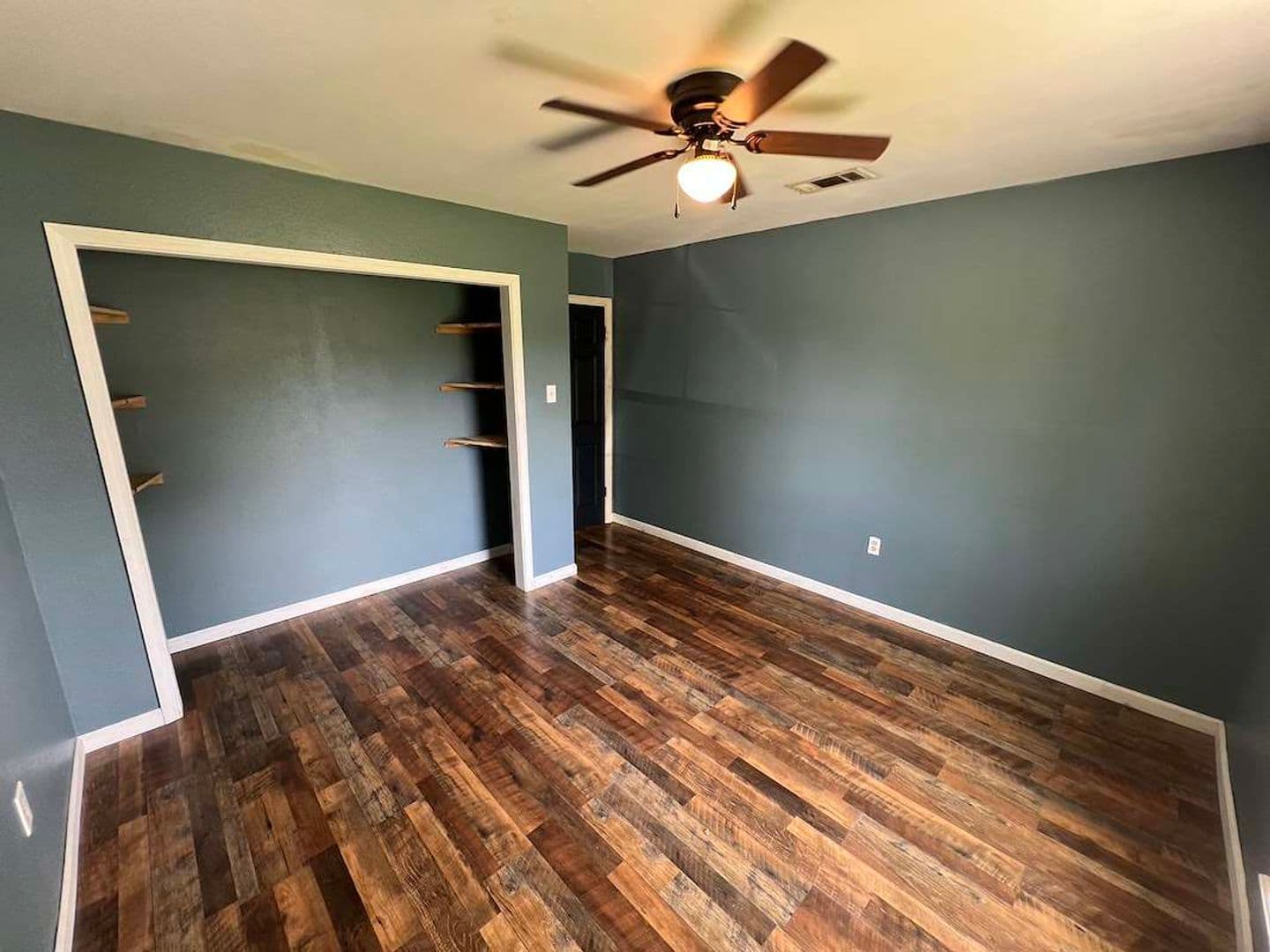 Denham Springs House: 8725 Fairoaks St