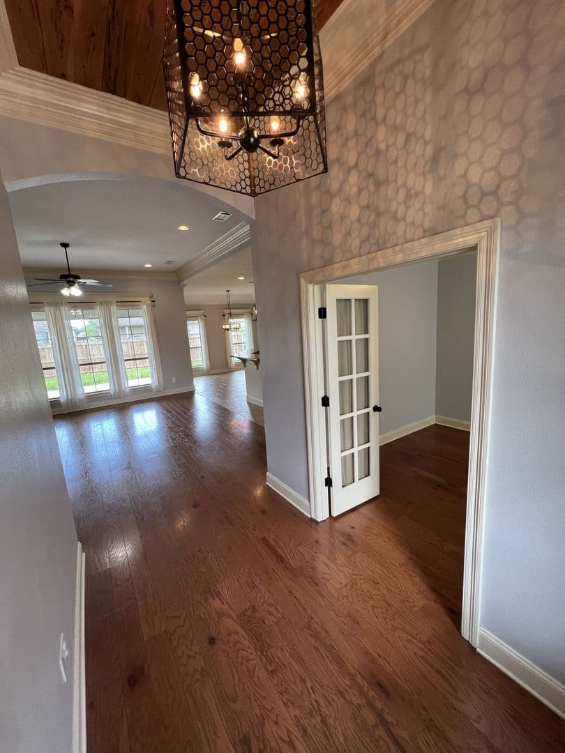 Zachary House: 7335 Oakview Dr.