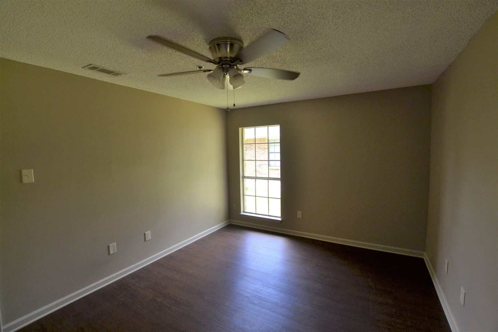 Baton Rouge House: 14835 Central Woods Ave.