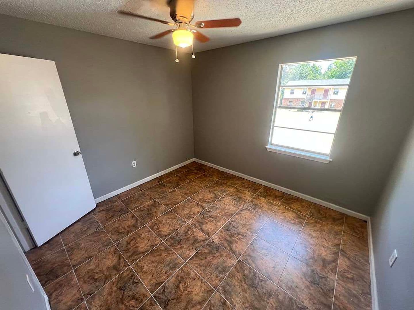 Baker Apartment: 5057 Baker Blvd