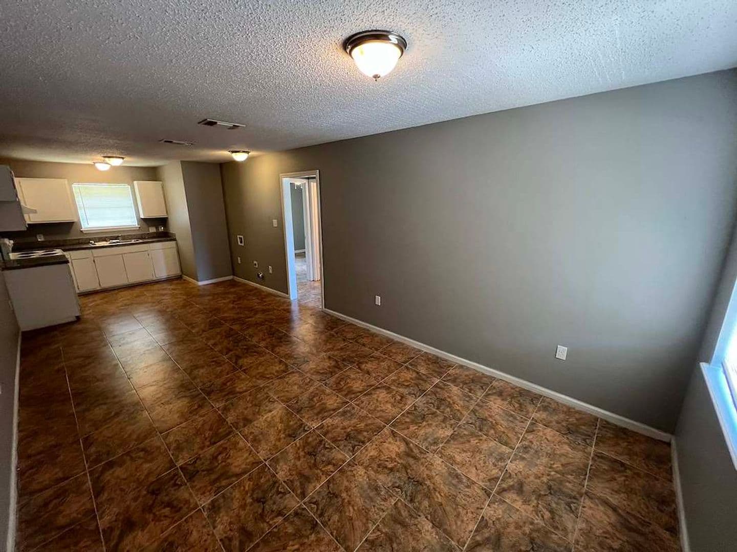 Baker Apartment: 5057 Baker Blvd