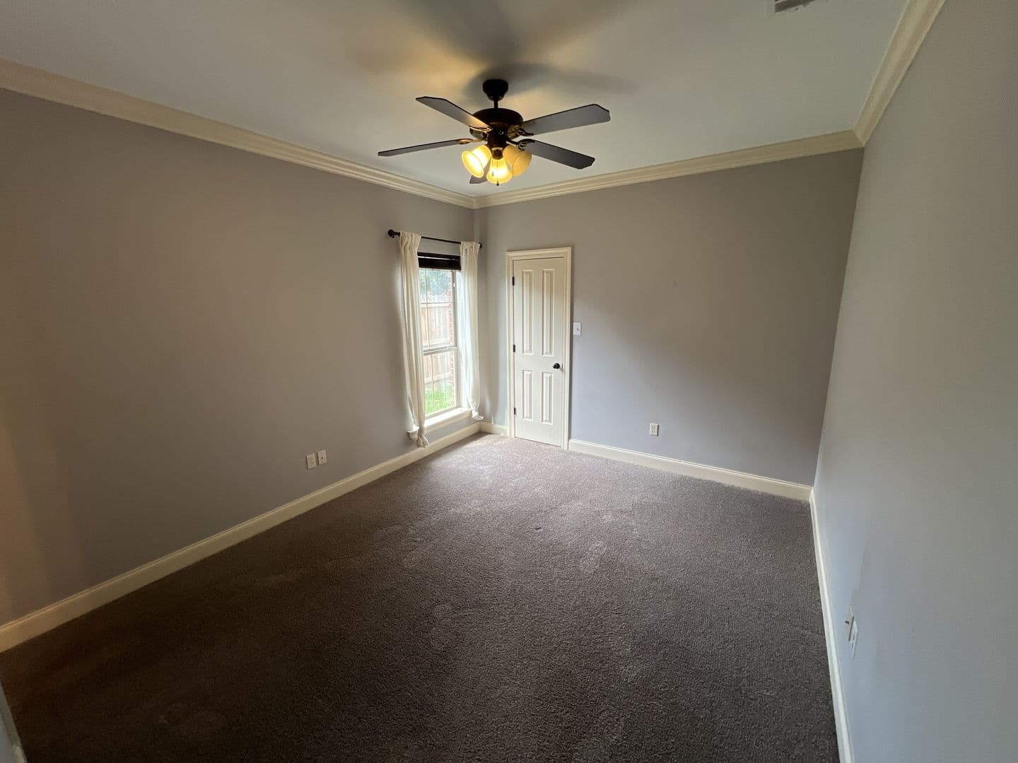 Zachary House: 7335 Oakview Dr.
