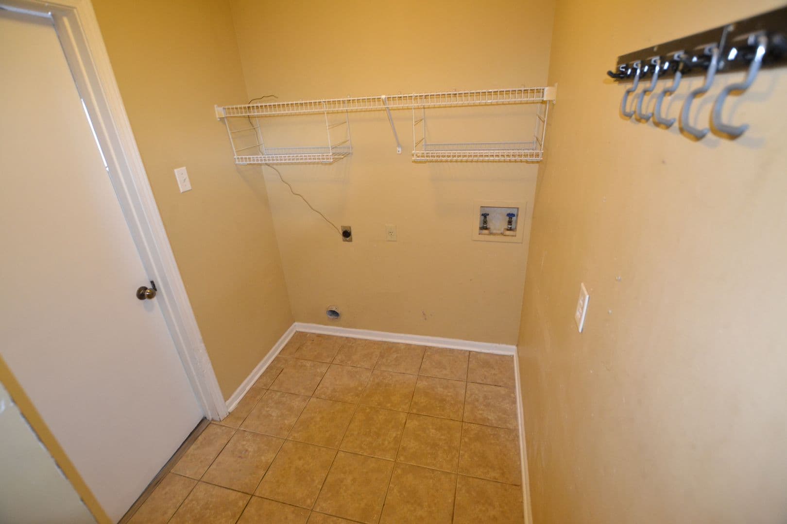 Baton Rouge House: 2136 S Flannery Rd.