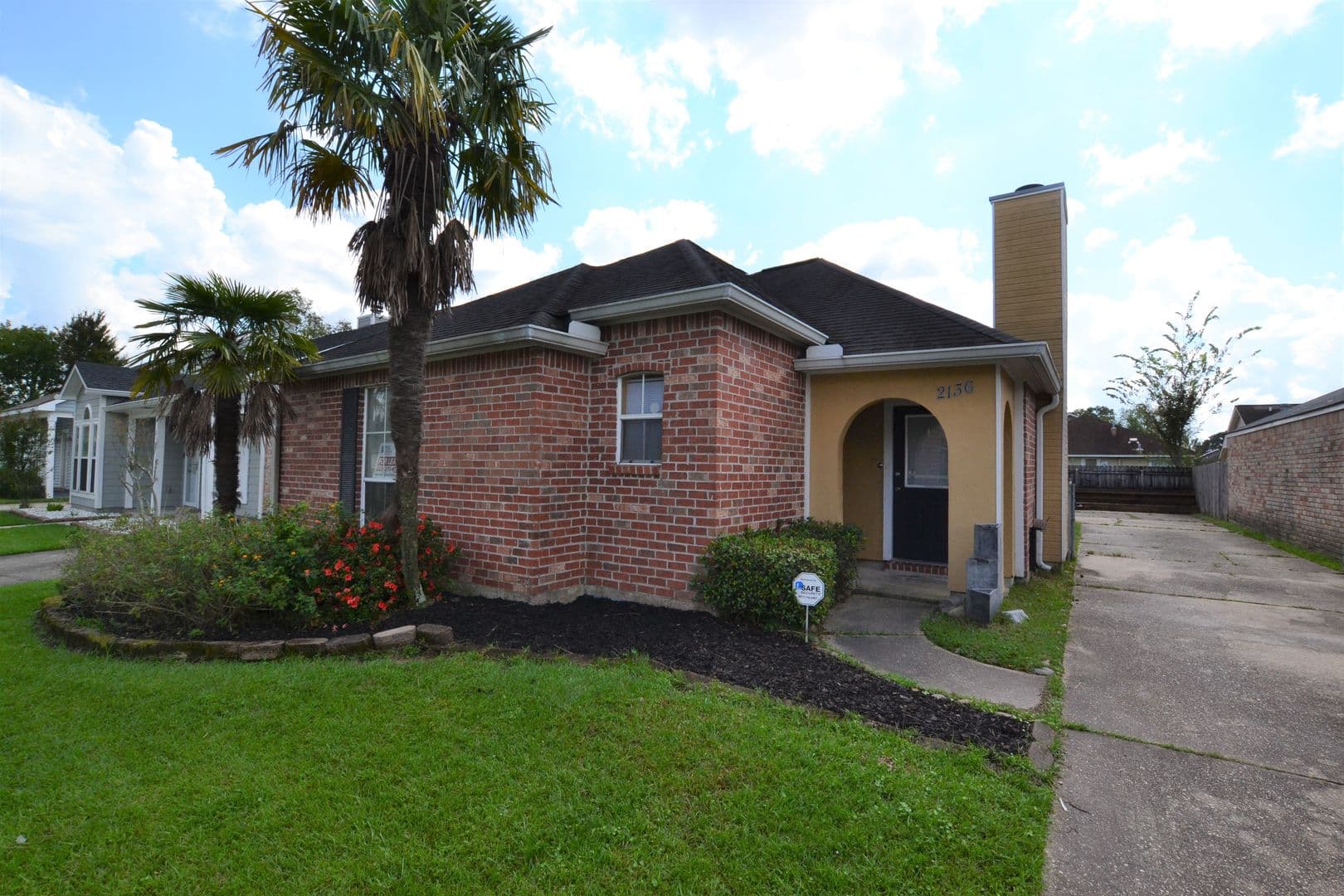 Baton Rouge House: 2136 S Flannery Rd.