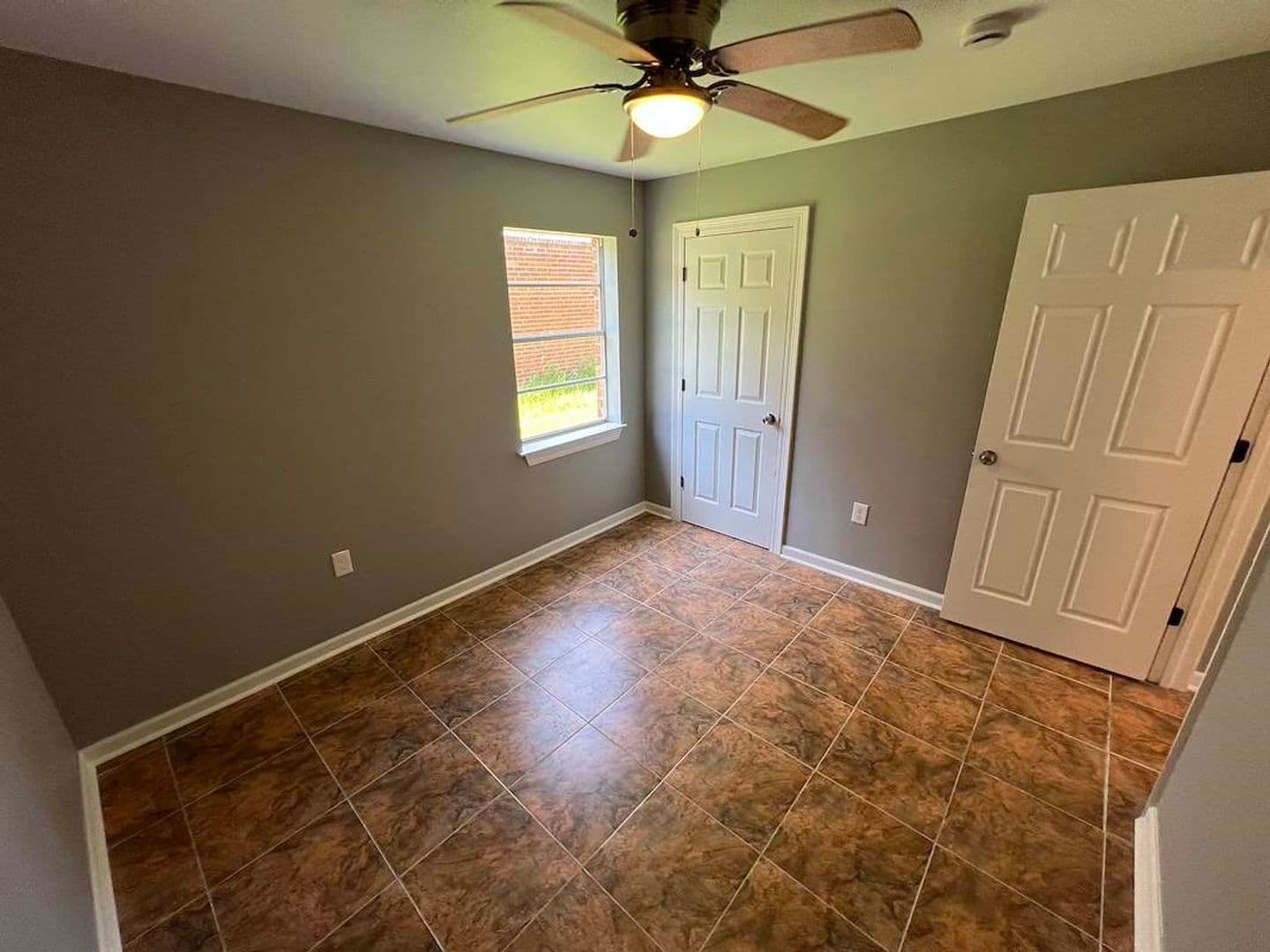 Baker Apartment: 5057 Baker Blvd