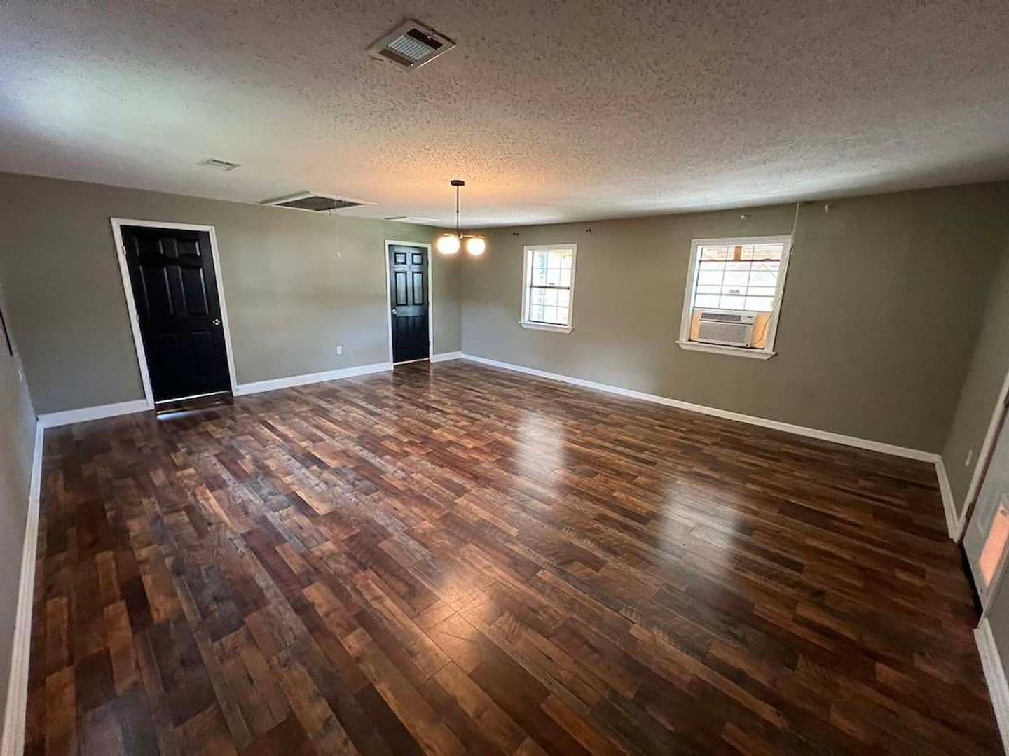 Denham Springs House: 8725 Fairoaks St