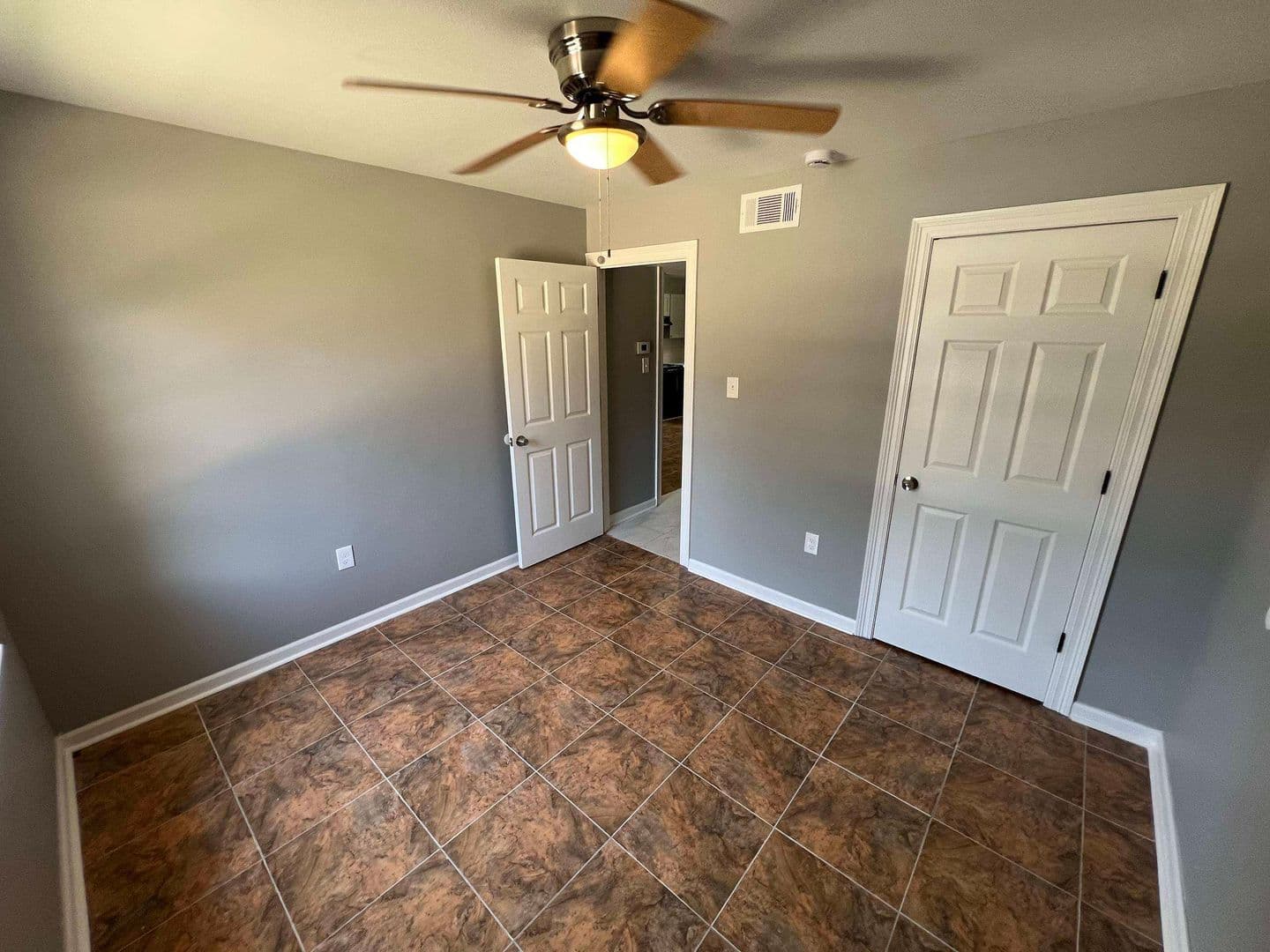 Baker Apartment: 5057 Baker Blvd