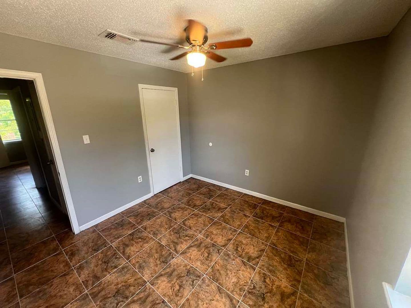 Baker Apartment: 5057 Baker Blvd