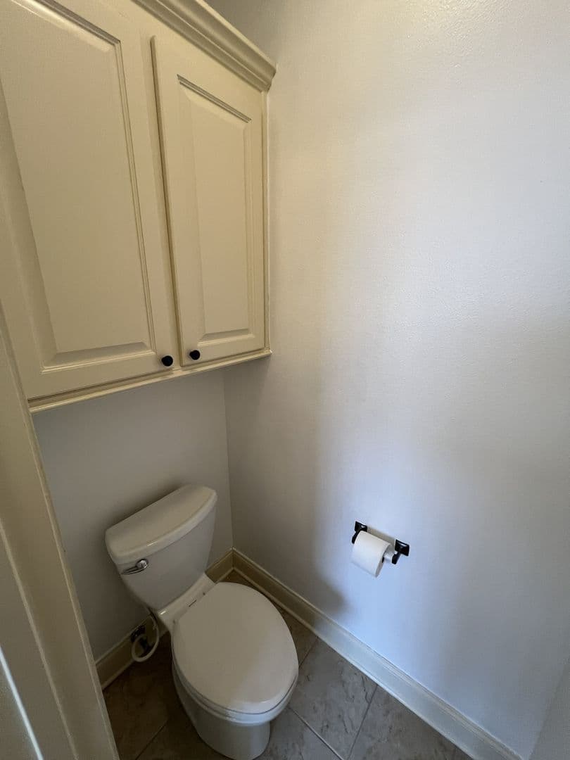 Zachary House: 7335 Oakview Dr.