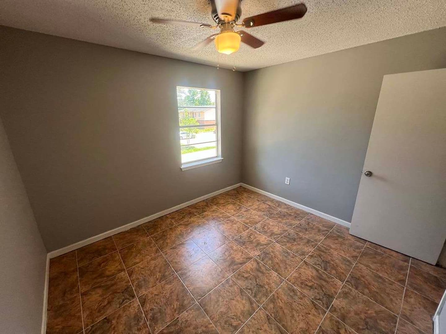 Baker Apartment: 5057 Baker Blvd