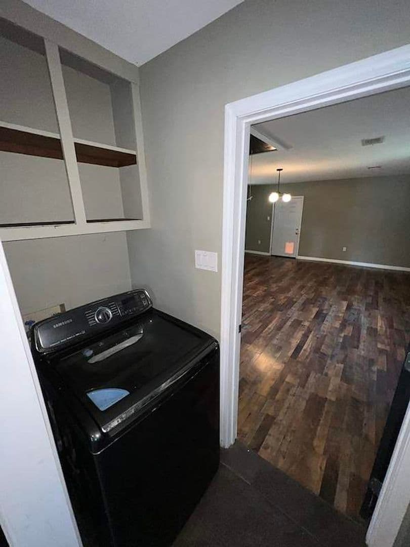 Denham Springs House: 8725 Fairoaks St