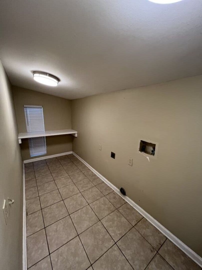 Baton Rouge House: 3280 Crestaire Dr