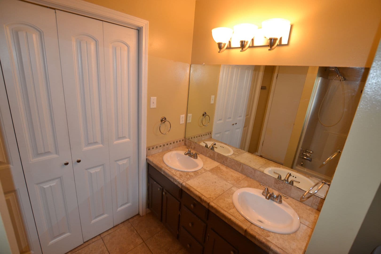 Baton Rouge House: 2136 S Flannery Rd.