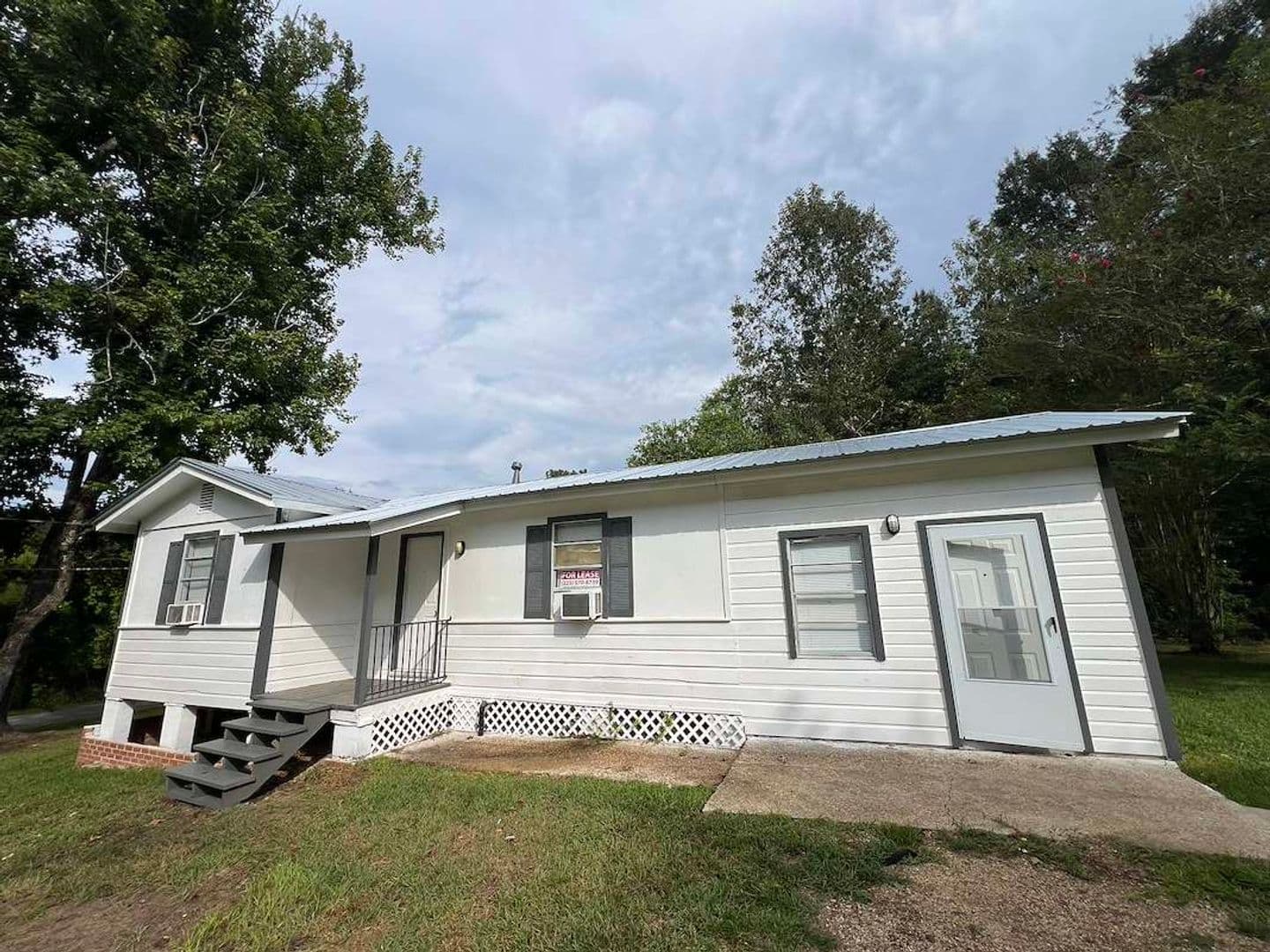 Jackson House: 6315 West Ave.