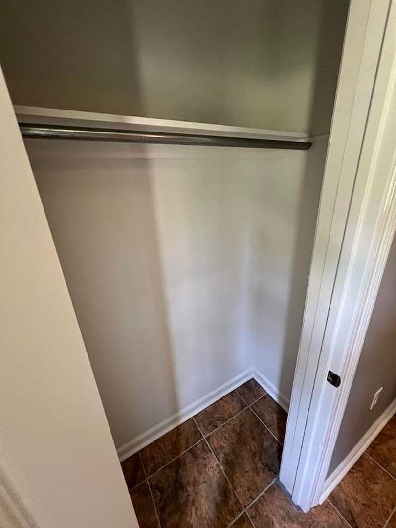 Baker Apartment: 5057 Baker Blvd