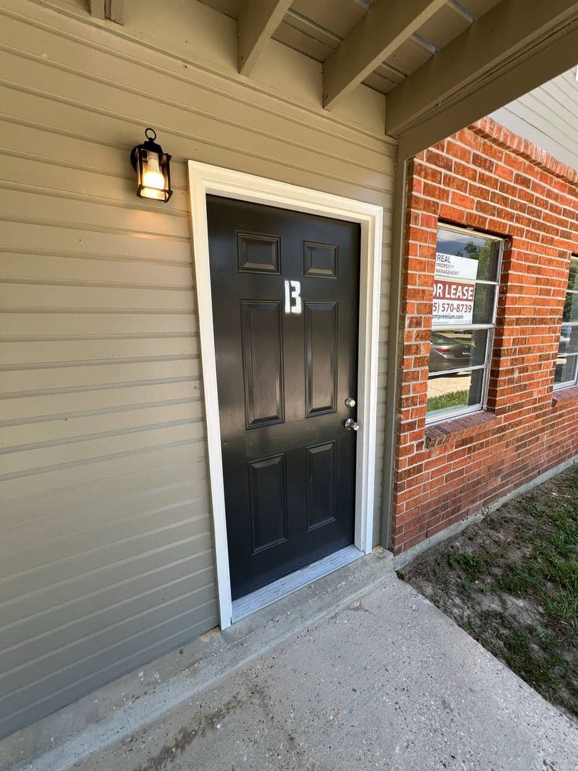 Baker Apartment: 5057 Baker Blvd