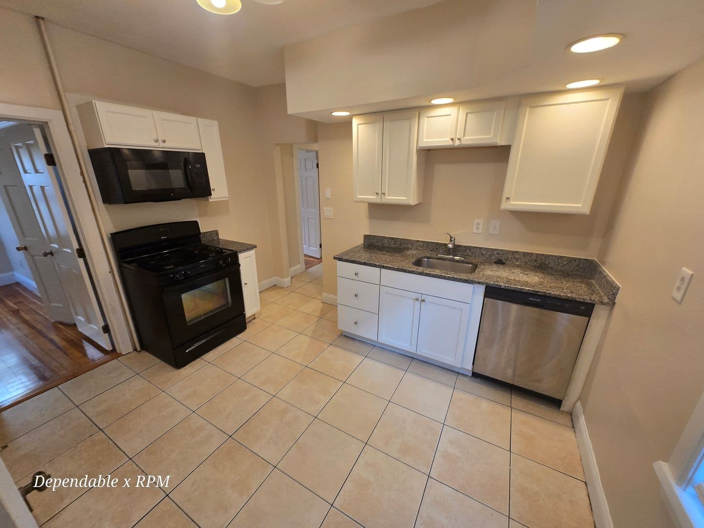 Roslindale Apartment: 3923 Washington Street