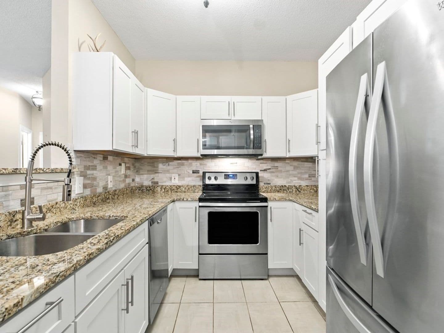 Braintree Condo: 47 Bradford Commons Ln Unit 47