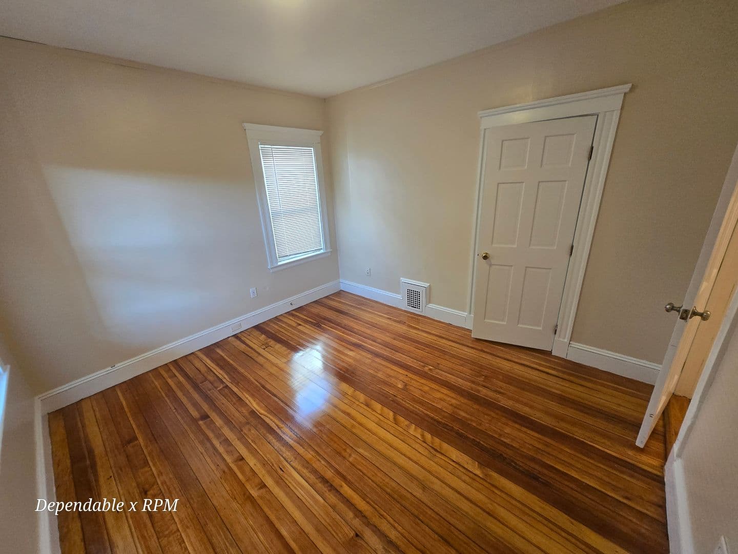 Roslindale Apartment: 3923 Washington Street