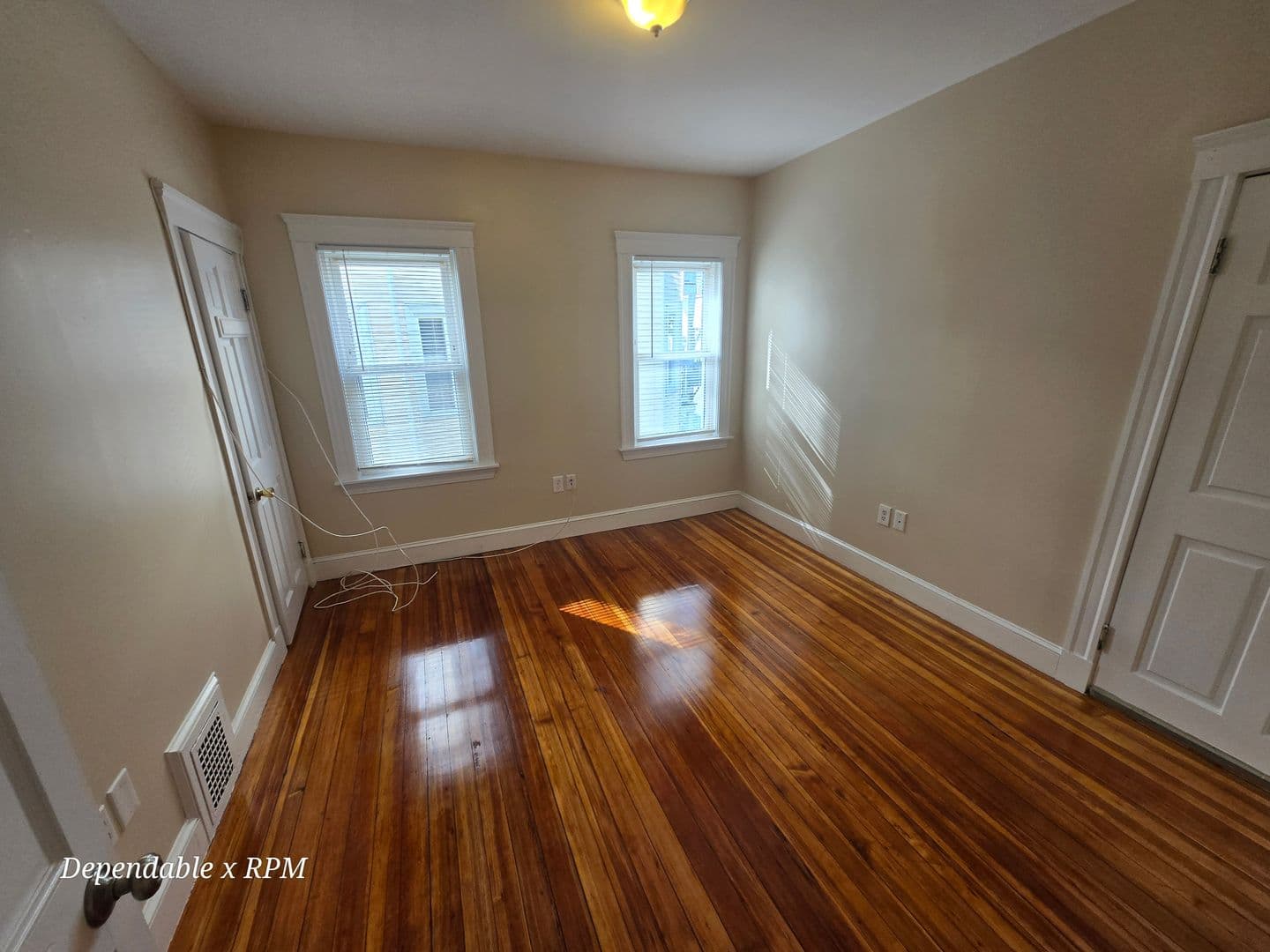 Roslindale Apartment: 3923 Washington Street