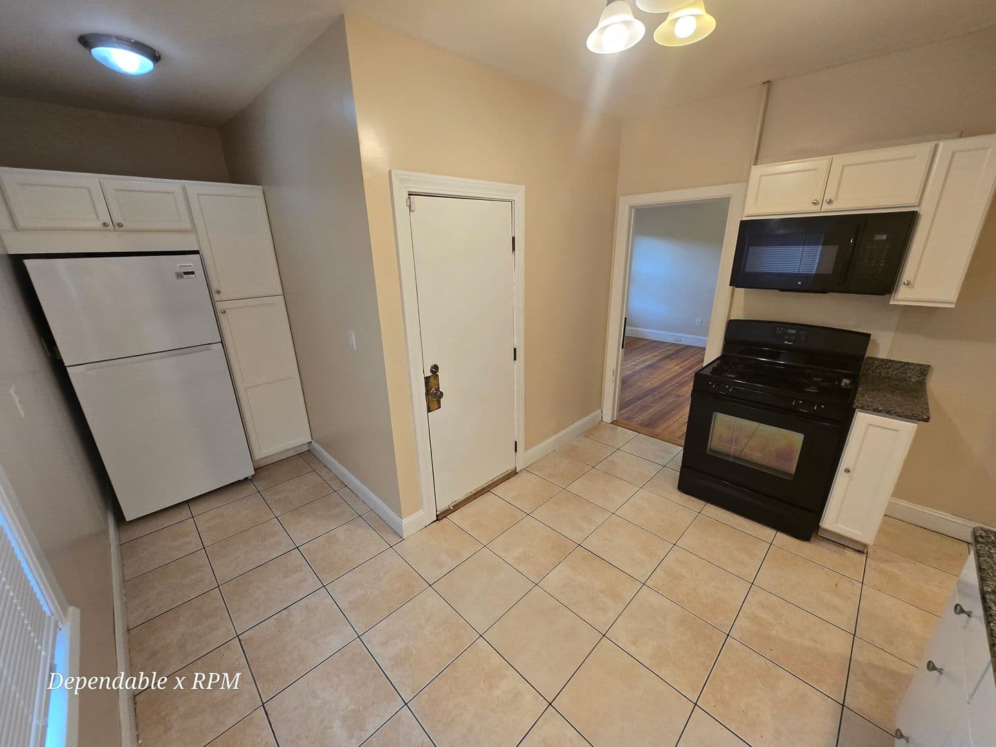 Roslindale Apartment: 3923 Washington Street