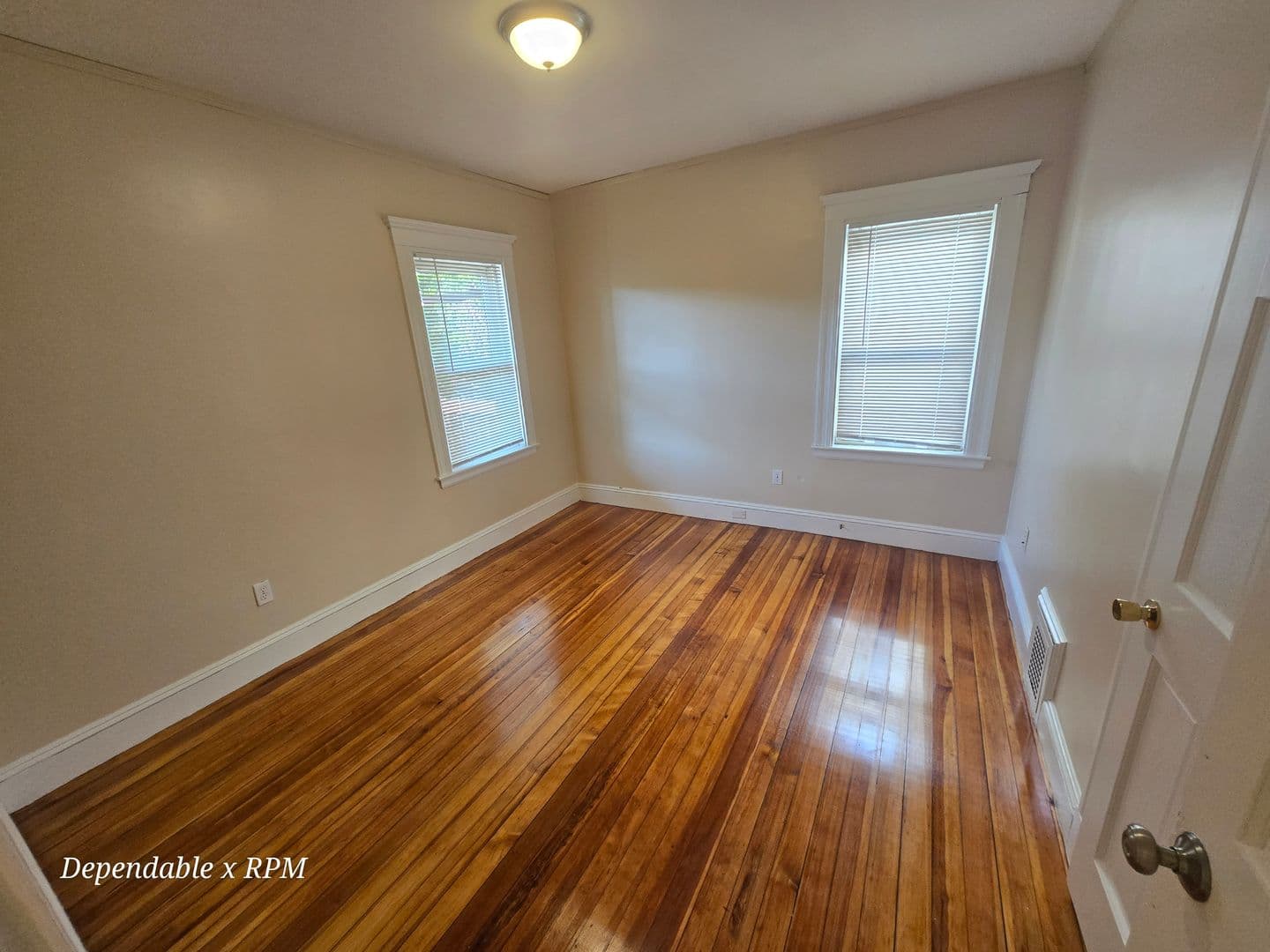 Roslindale Apartment: 3923 Washington Street