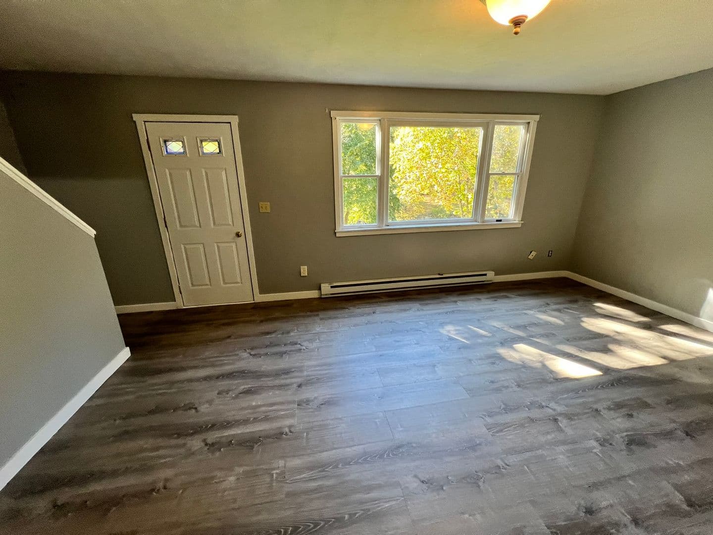 Warren Apartment: 13 Mill St