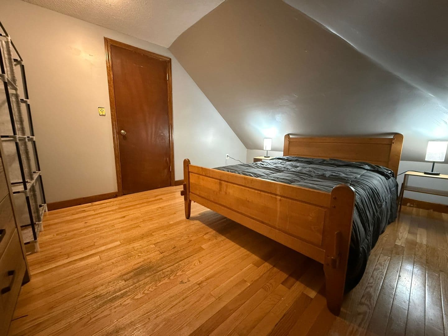 Springfield Apartment: 64-66 Knollwood Street