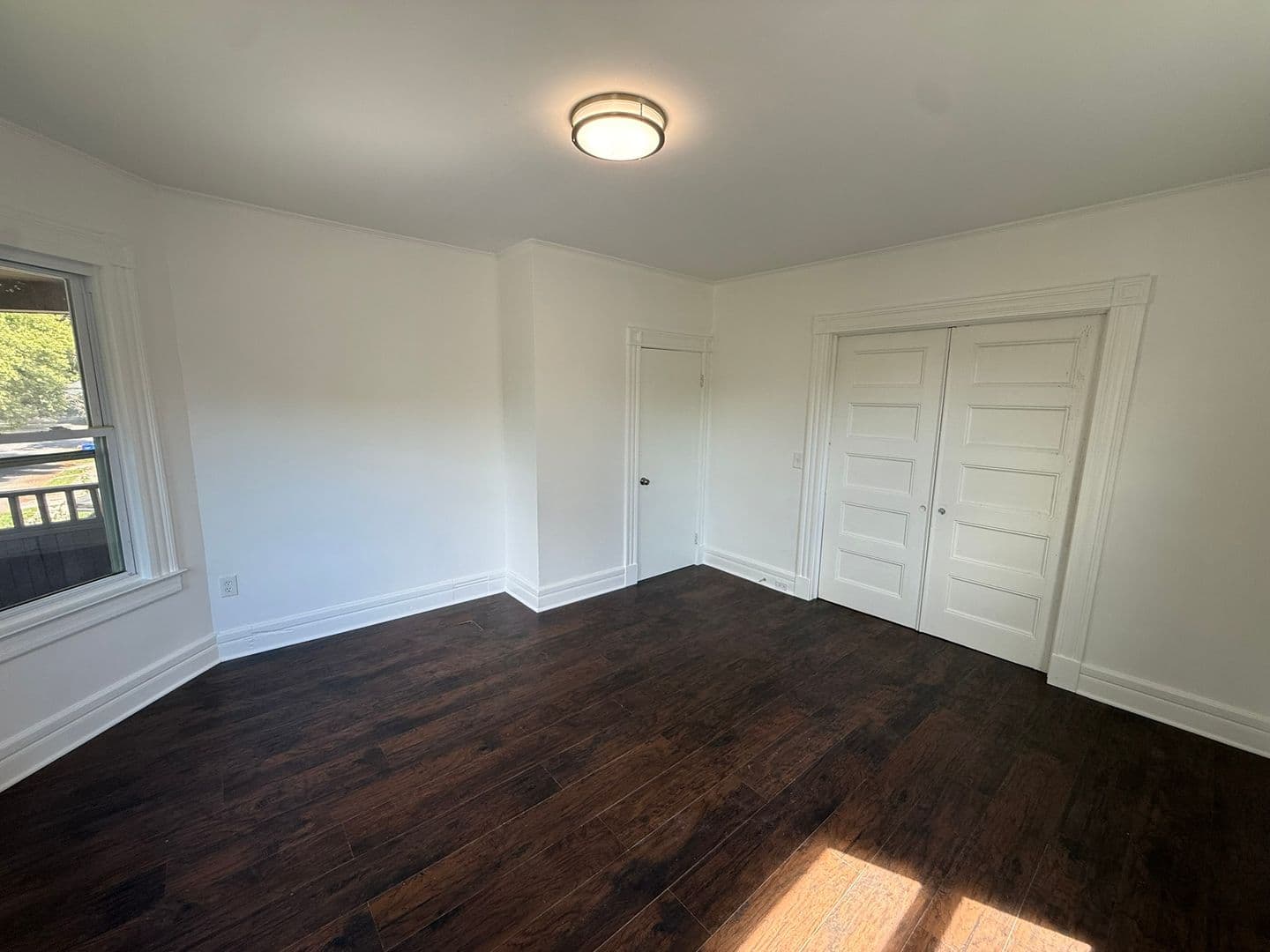 Springfield Apartment: 51 Acushnet Ave.