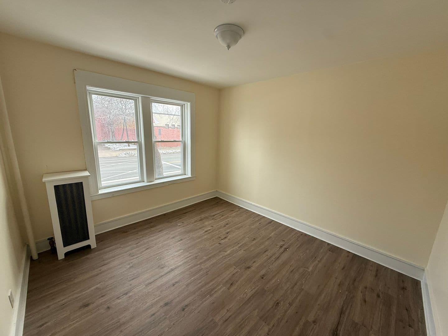 Springfield Apartment: 2718 Main St.