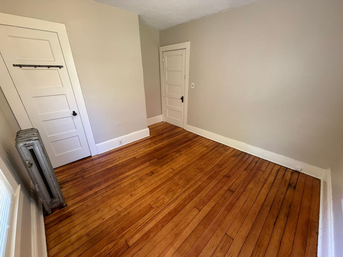 Woronoco Apartment: 130 Valley View Ave