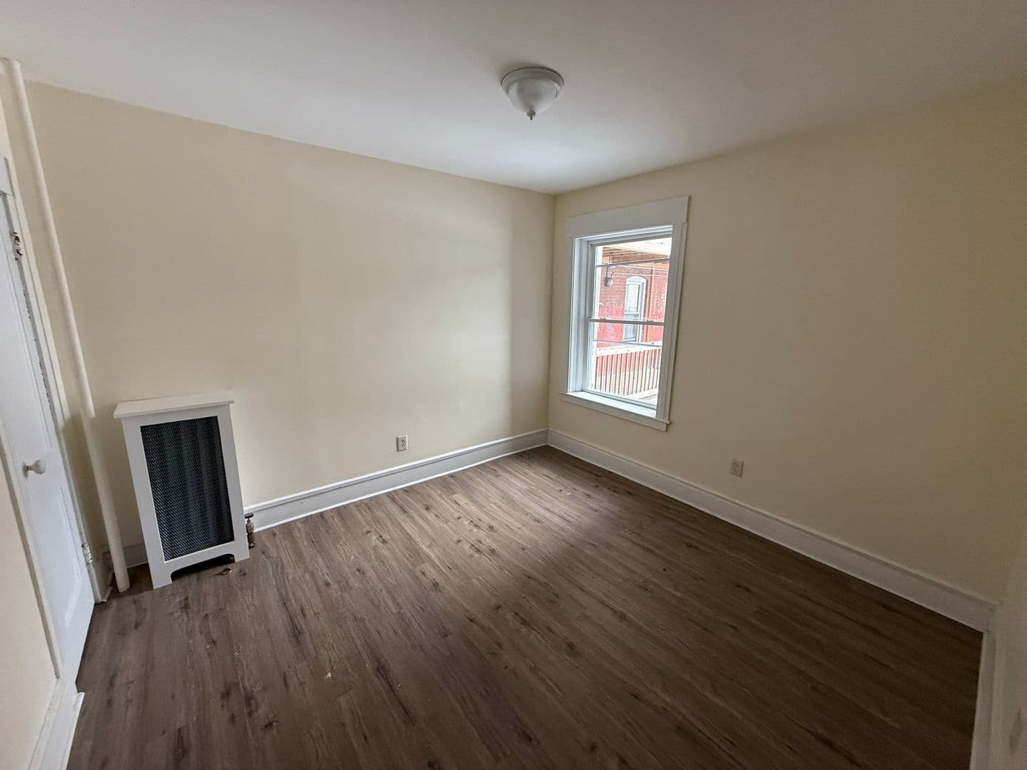 Springfield Apartment: 2718 Main St.