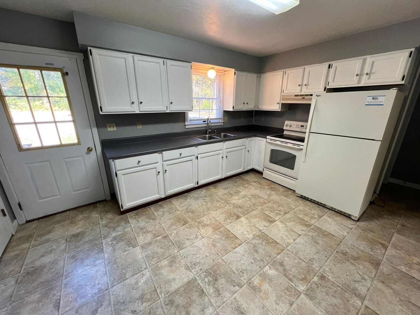 Warren Apartment: 13 Mill St