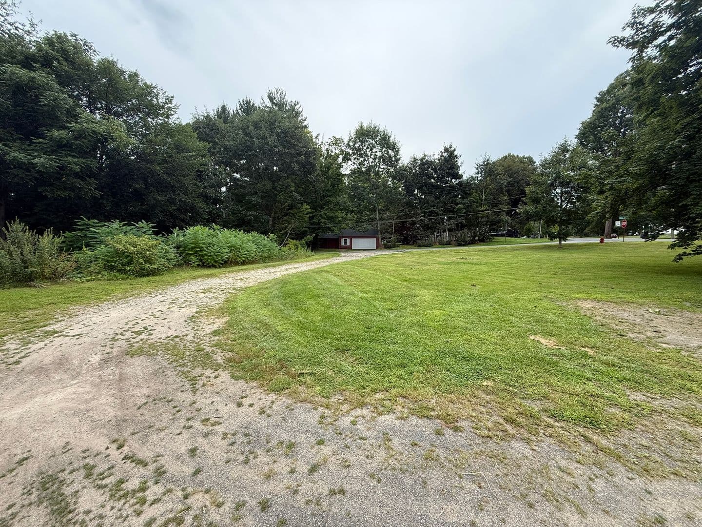 Amherst Apartment: 986 South East St