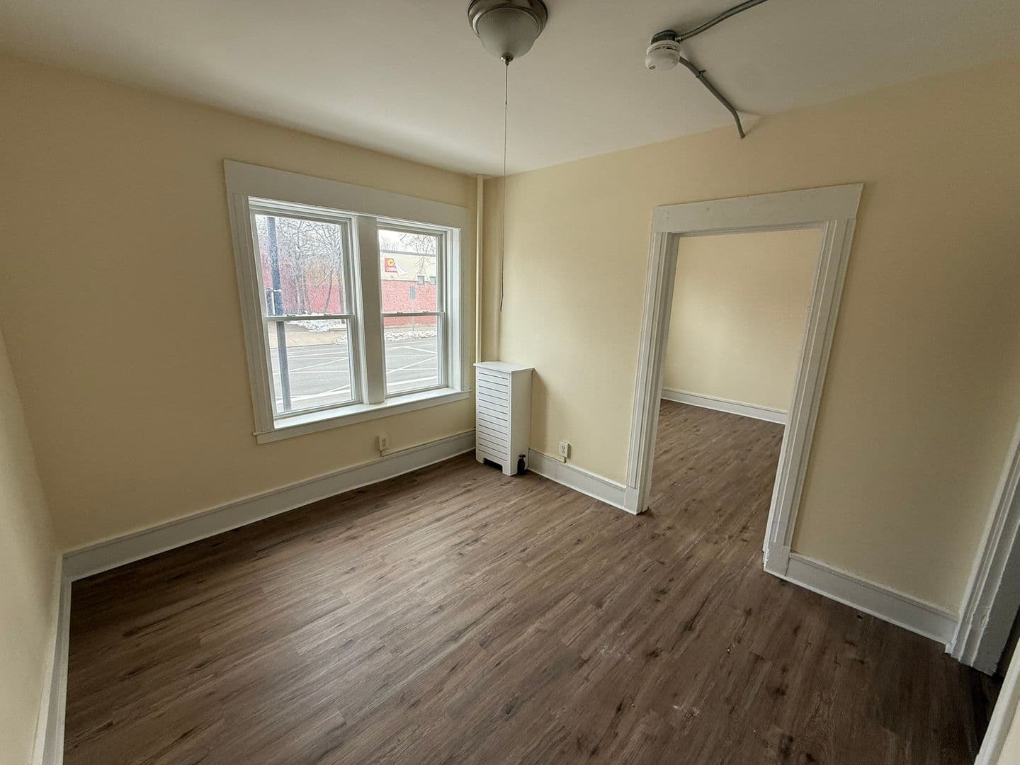 Springfield Apartment: 2718 Main St.