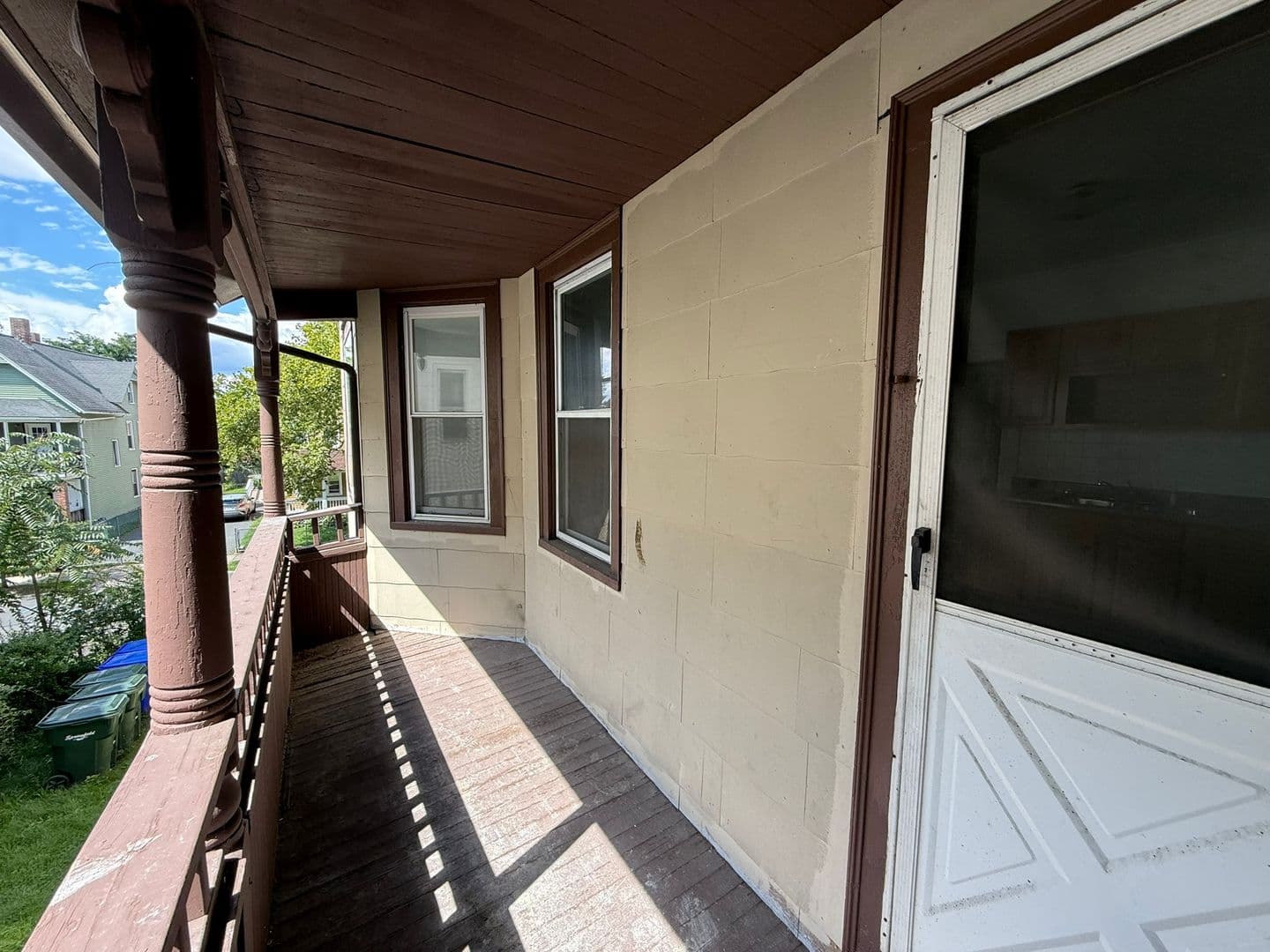 Springfield Apartment: 51 Acushnet Ave.