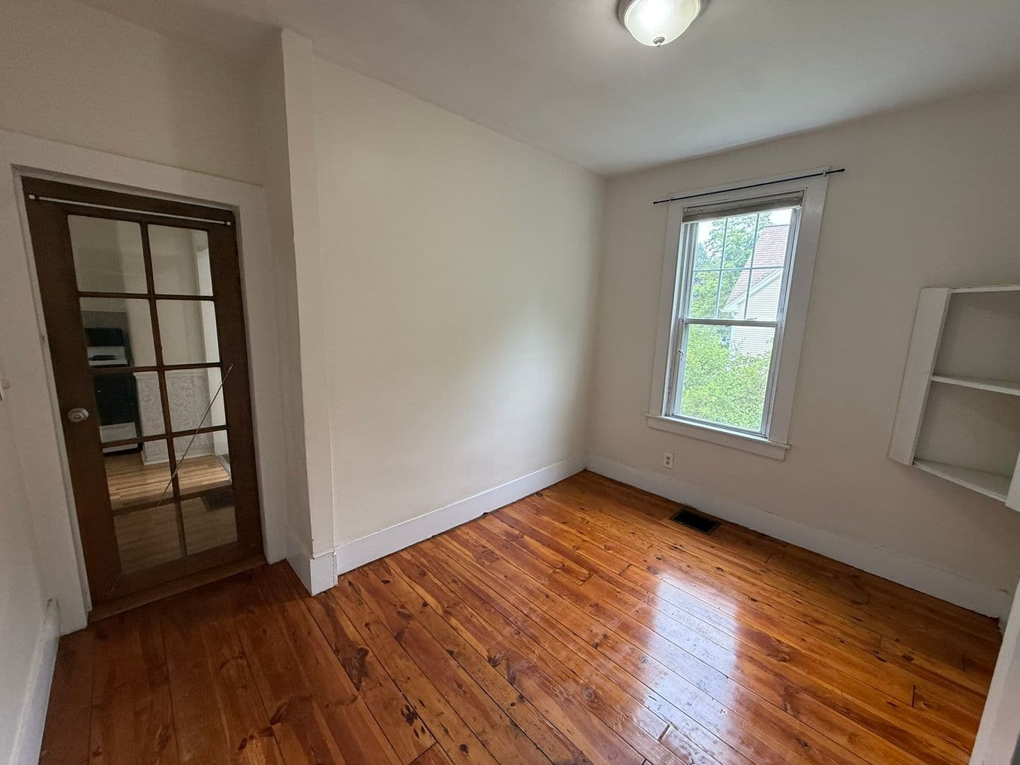Amherst Apartment: 986 South East St